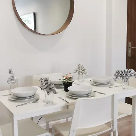 App12, Centre 4 Personnes Apartament